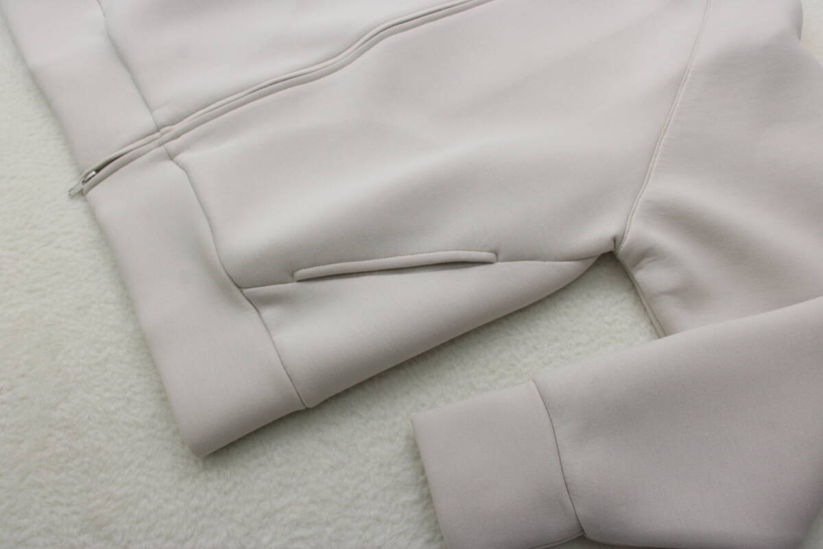 6537 新品 ダンボールノーカラーZIPブルゾン グレージュ38サイズ_画像5