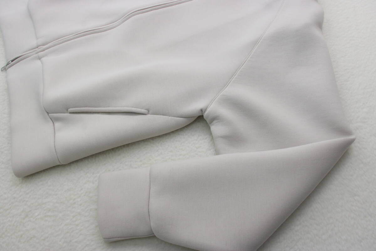 6537 新品 ダンボールノーカラーZIPブルゾン グレージュ38サイズ_画像4