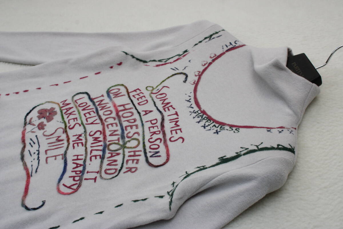 6835 新品タグ付き 英字ペイント入りボトルネックプルオーバー 定価￥26,400税込み_画像2