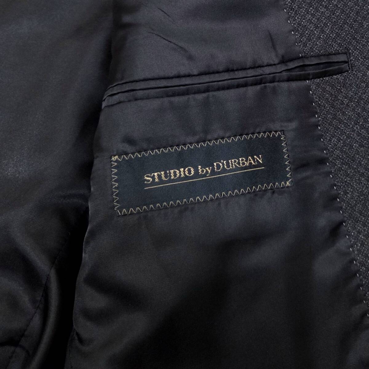 ダーバン【あふれでる紳士の色気】D'URBAN スーツ テーラードジャケット 羽織 鹿の子調 微光沢 微ストレッチ ウール ダークグレー M位_画像6