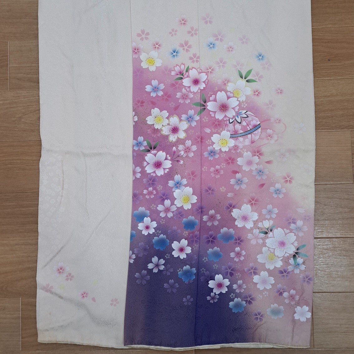 大変お得な フルセット 正絹振袖 白地紫グラデーション桜柄 成人式 卒業式に最適_画像4