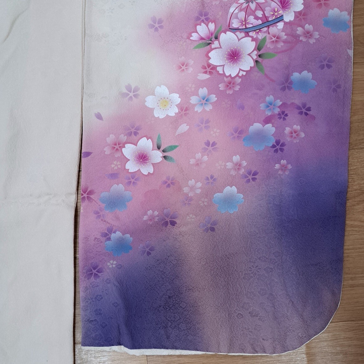 大変お得な フルセット 正絹振袖 白地紫グラデーション桜柄 成人式 卒業式に最適_画像10