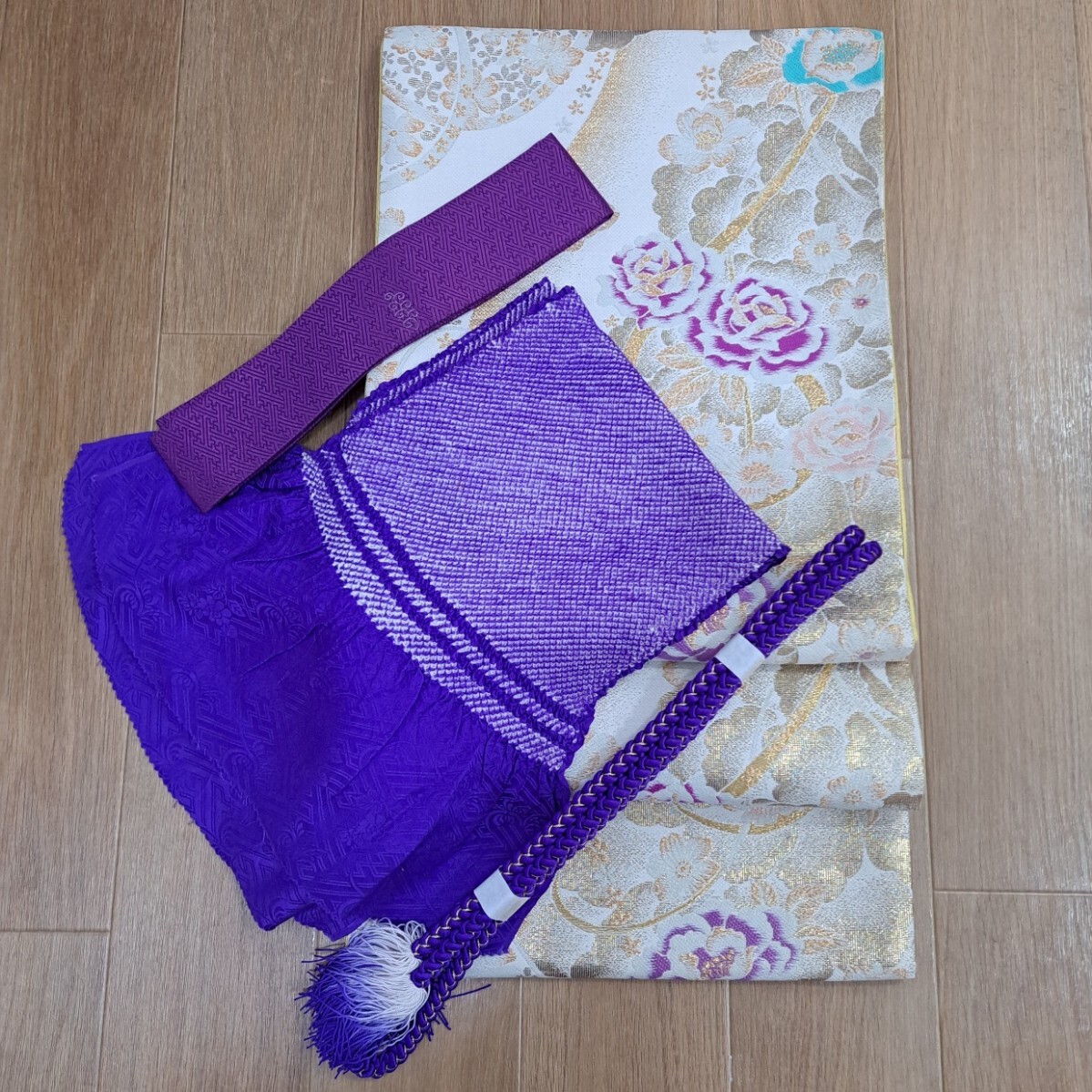 大変お得な フルセット 正絹振袖 白地紫グラデーション桜柄 成人式 卒業式に最適_画像7