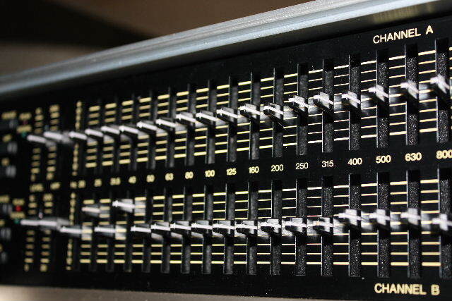 YAMAHAイコライザー★ Q2031A用スライダーの「ツマミ」★2個セット（＃30）_画像1