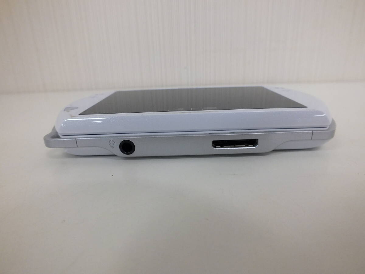  SONY PSP go PSP-N1000 PlayStation Portable プレイステーションポータブル ホワイト 本体 初期化・簡易動作確認済み 激安1円スタート_画像5