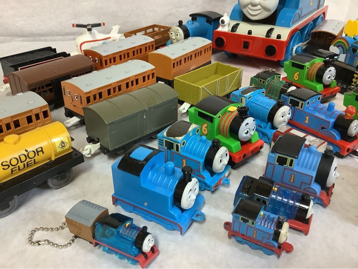  Thomas игрушка совместно Plarail . машина двигатель коллекция брелок для ключа машина Capsule игрушка ga коричневый паровозик Томас Gordon текущее состояние 