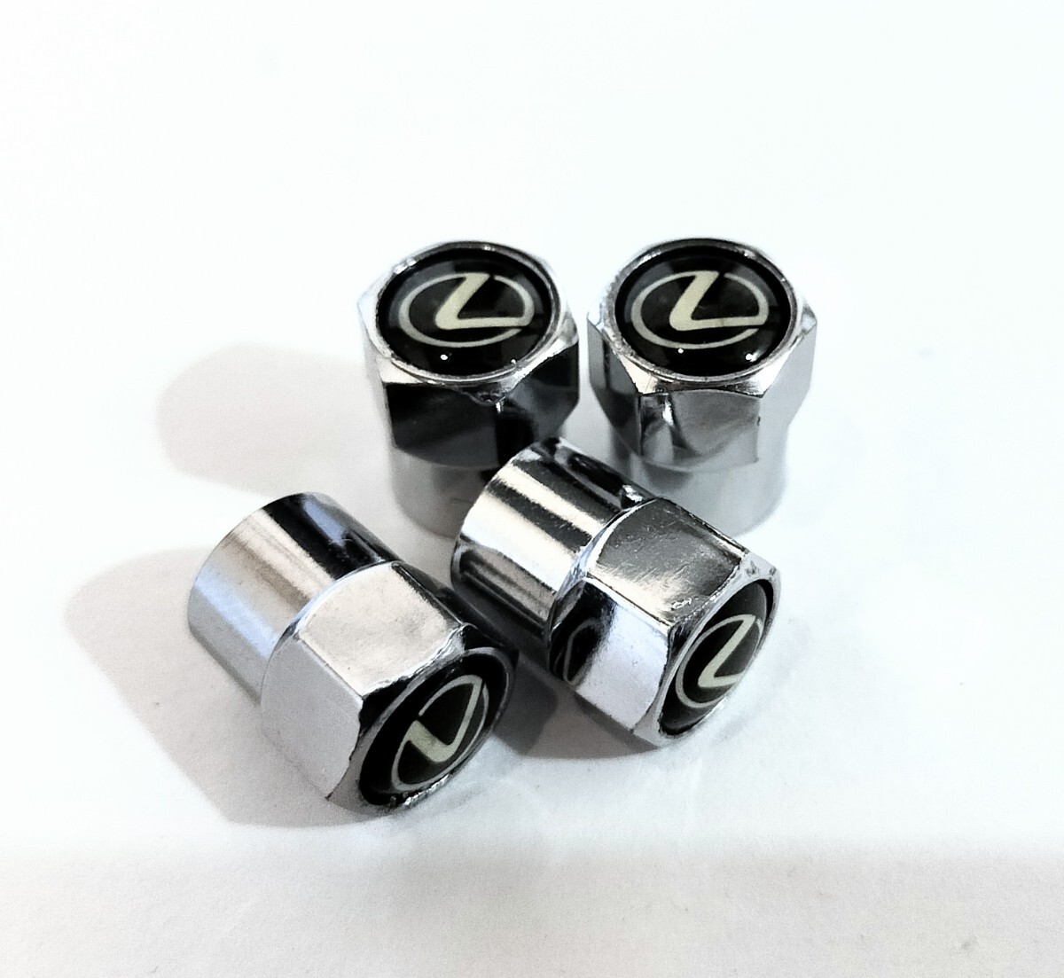 レクサス　エア　バルブキャップ　ホイール　シルバー　エンブレム　タイヤバルブ　クローム　メッキ　_画像1