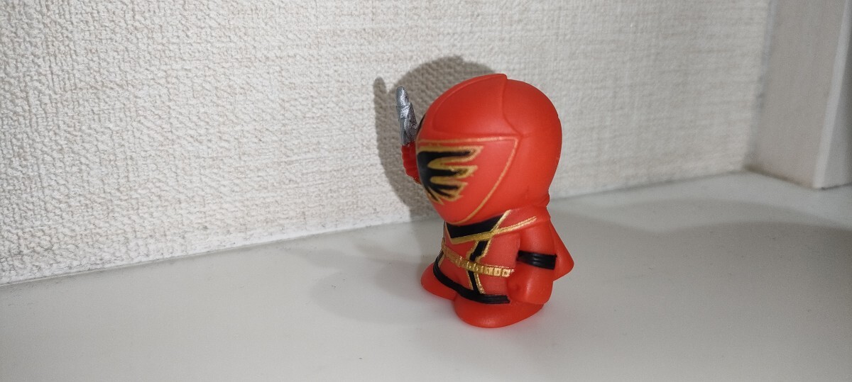 ソフビコレクション　戦隊ヒーロー　キッズ　スーパー戦隊　指人形　魔法戦隊マジレンジャーより　マジレッド_画像4