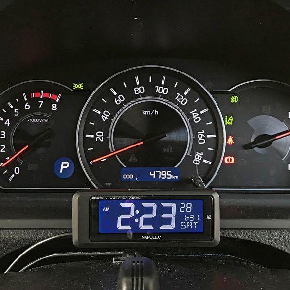 【アウトレット品】 電波時計 カープラグで常時点灯 見やすい 白色LEDバックライト式 車 デジタル表示 カーアクセサリー FIZZ-1075_画像8