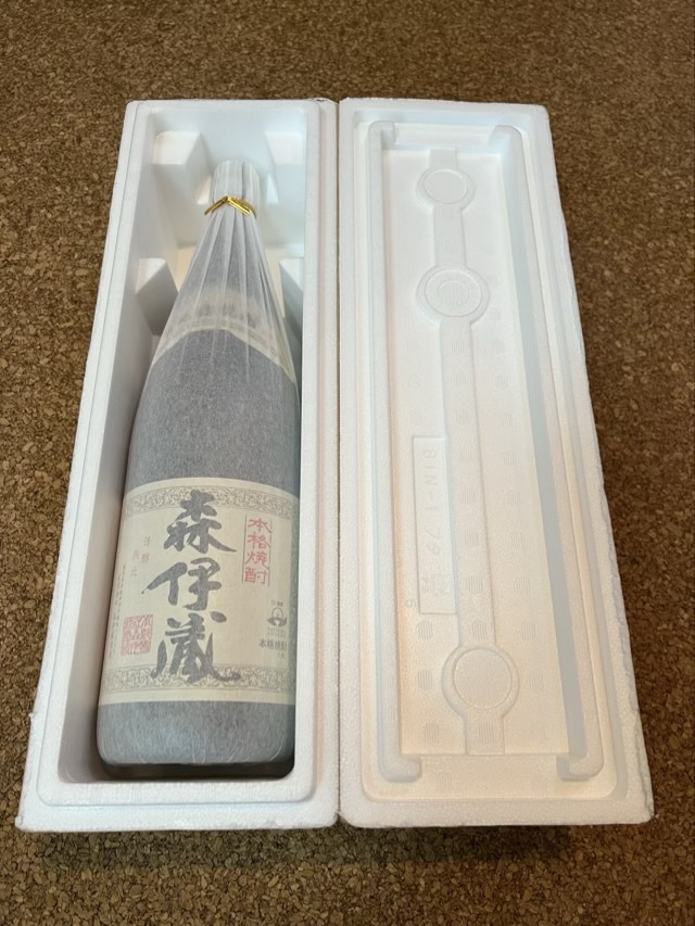 【送料無料】森伊蔵 1800ml 2024年5月16日到着分 開封しラベルの状態を撮影後に発送します_画像4