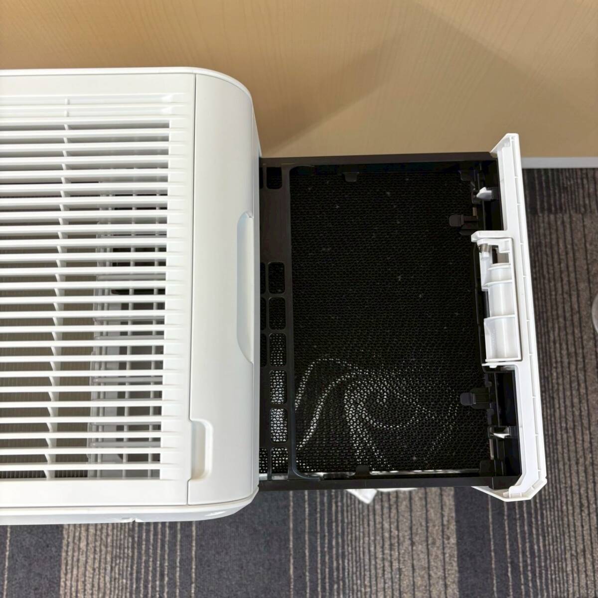 【T1106】ダイキン ストリーマ空気清浄機 MC55AKS-W ホワイト色 本体通電確認済み 動作未確認 _画像7