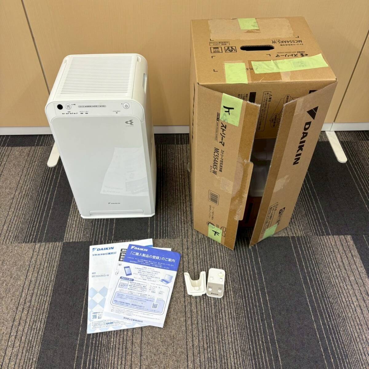 【T1106】ダイキン ストリーマ空気清浄機 MC55AKS-W ホワイト色 本体通電確認済み 動作未確認 _画像2