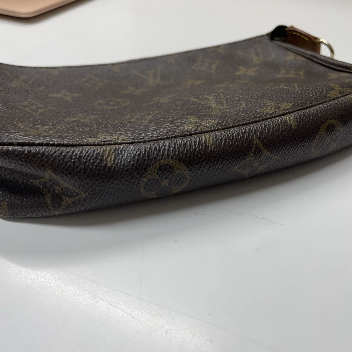  храм 222.LOUIS VUITTON Louis Vuitton небольшая сумочка аксессуары sowa-ru монограмма VI1011 небольшая сумочка аксессуары сумка сумка M51980