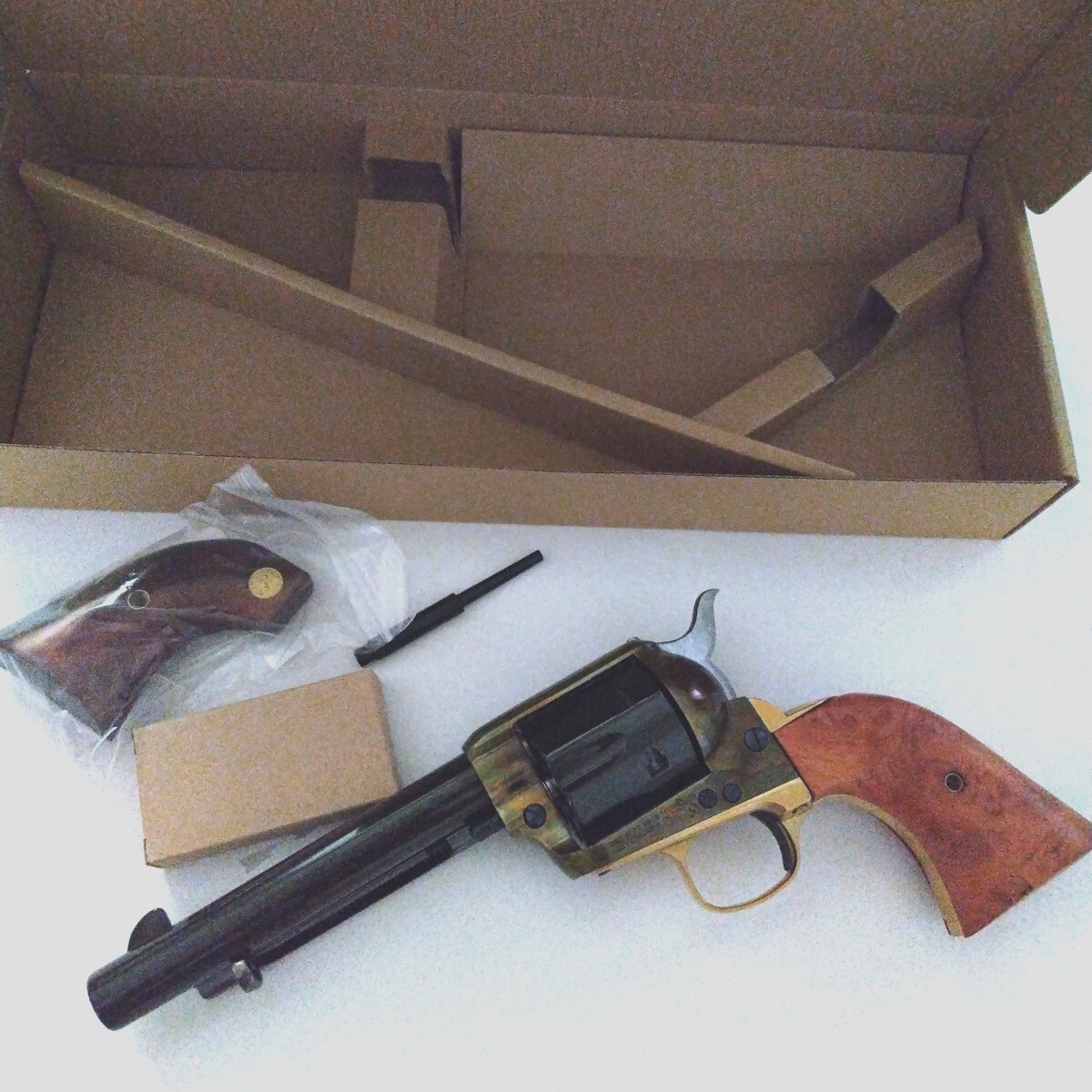 HWS ハートフォード SAA.45 メッキケースハードンカスタム ウェイトモデル アティラリー 発火式モデルガン 東京店カスタム真鍮製BS/TG付_画像5