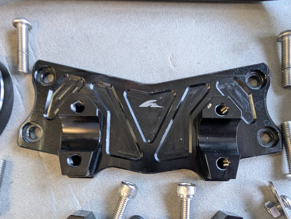 ハリケーン　バーハンドルキット　ブラケット式　HBK666BSB　ZX-14R (12-15)　ZZR1400 (06-11) ABS無し用 06で使用していました_画像2