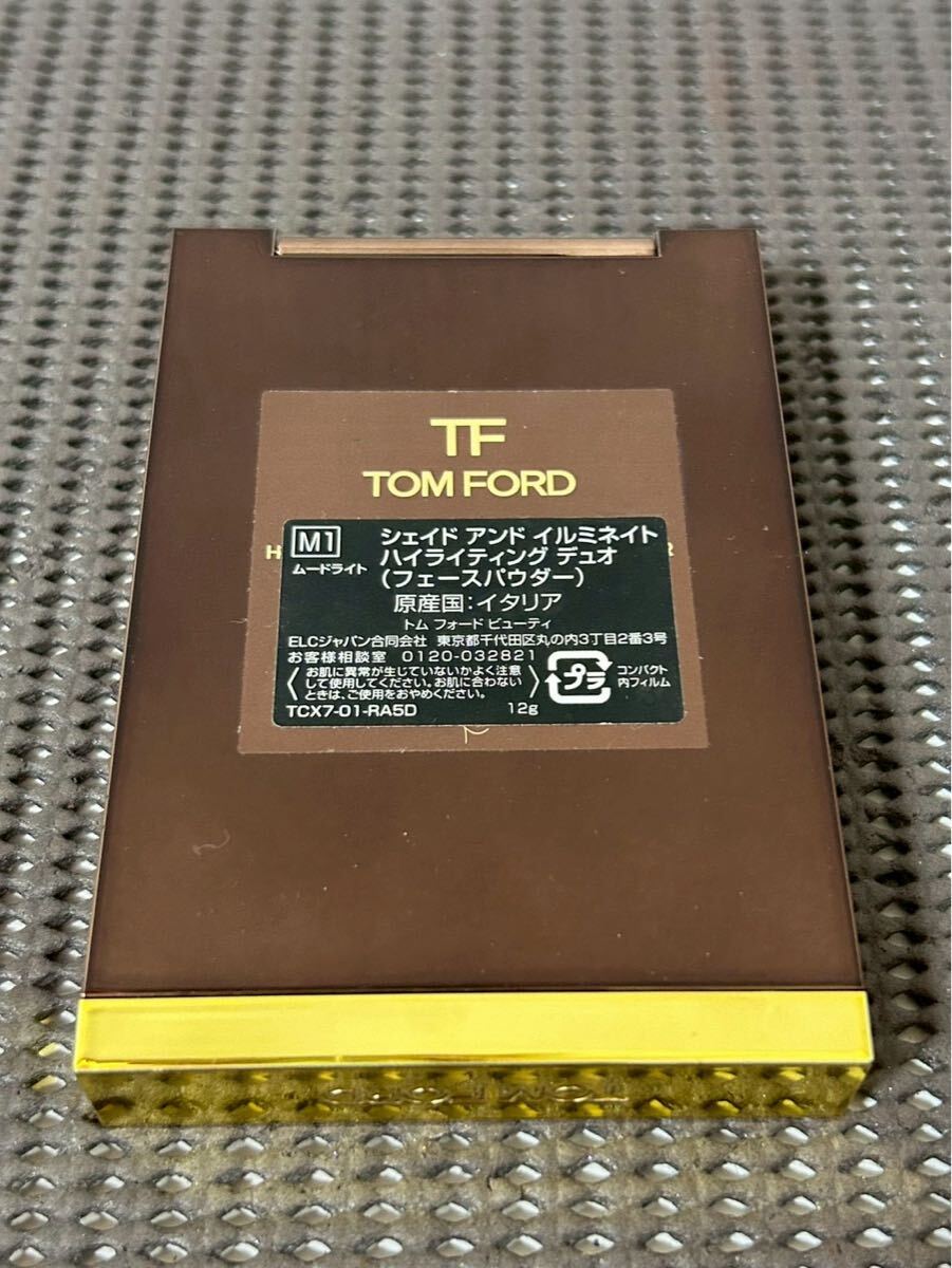 N5K141◆新品同様◆ トムフォード シェイド アンド イルミネイト ハイライティング デュオ M1 フェースパウダー 12g_画像4