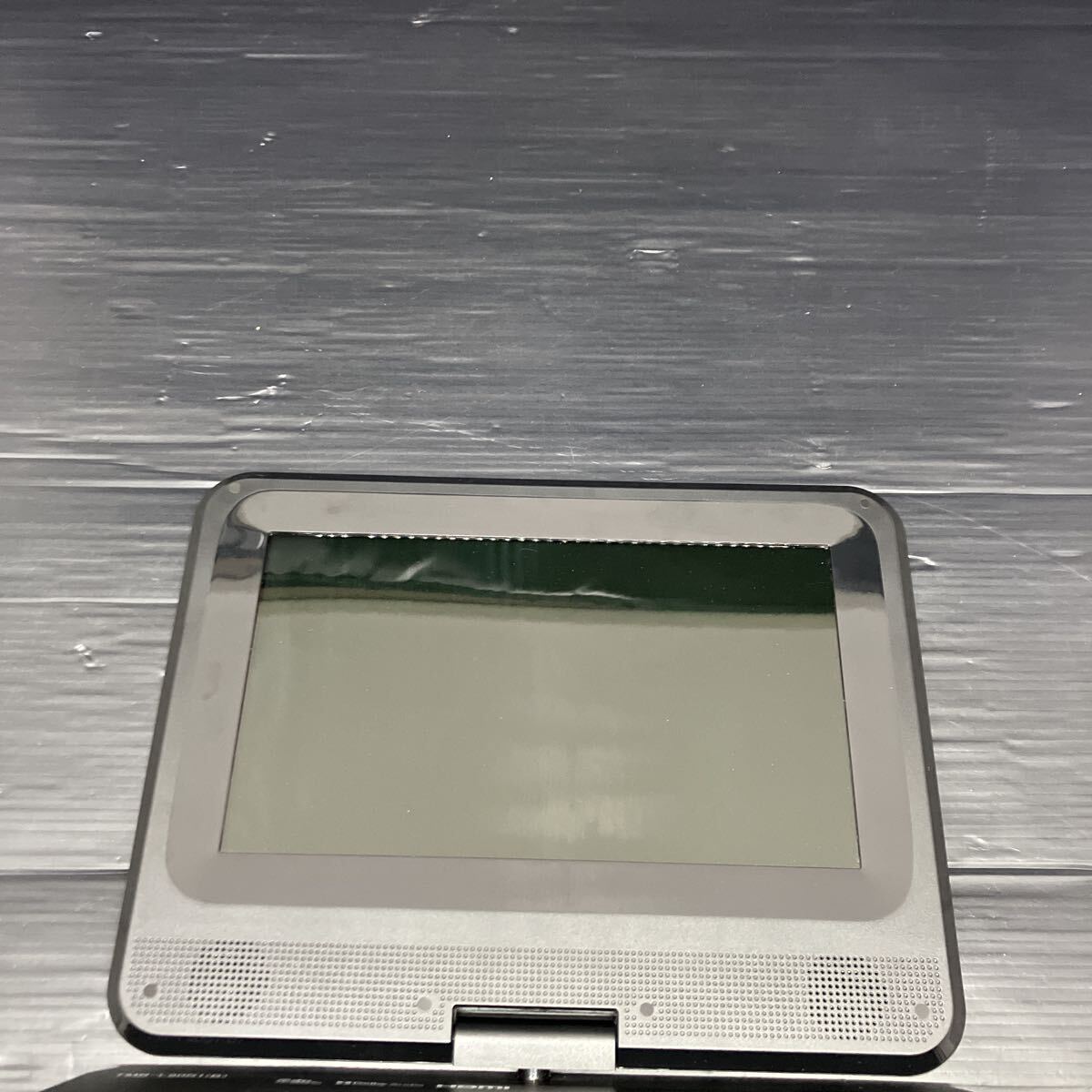 [山善] ポータブルブルーレイプレーヤー 9インチ CPRM対応 3電源対応 (AC/DC/リチウムイオン電池) 車載用ケース付き TMB-L90R1_画像4