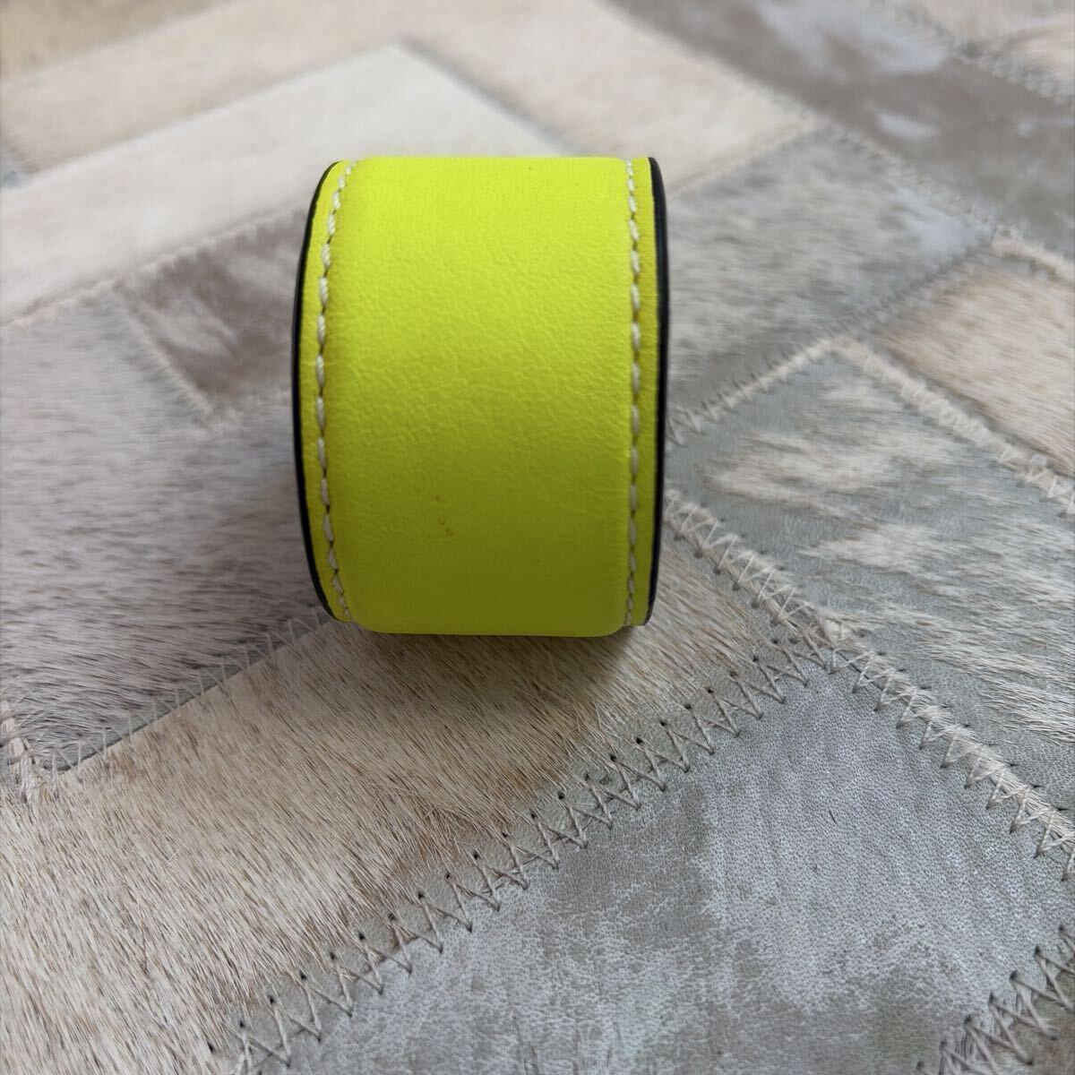 1円 LOEWE ロエベ アナグラム スラップ レザー ブレスレット バングル アクセサリー レディース メンズ イエロー_画像8