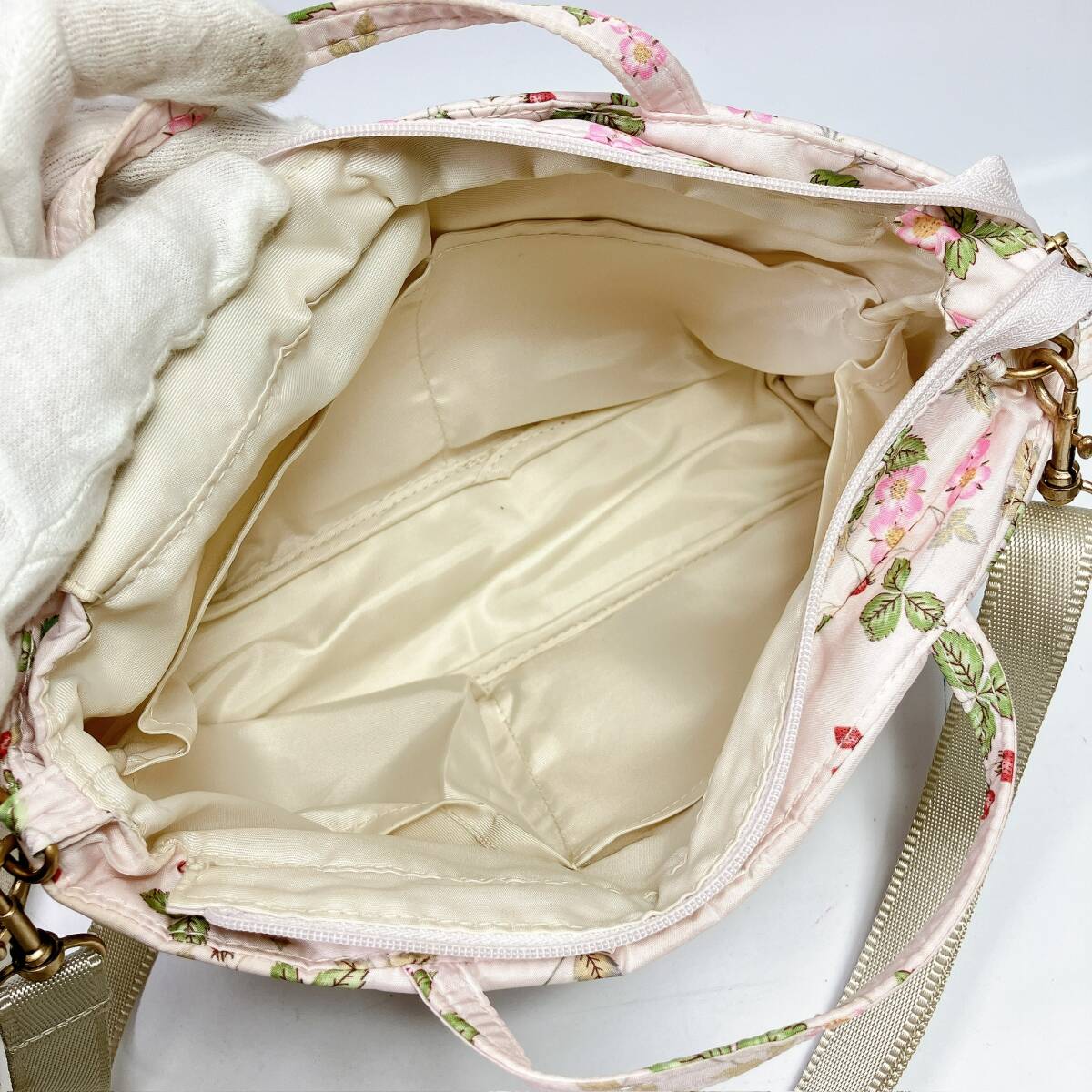 D2226◯ 卸売 WEDGWOOD ウェッジウッド ハンドバッグ ショルダーバッグ トートバッグ ナイロン ワイルドストロベリー柄 ネイビー ホワイト_画像8