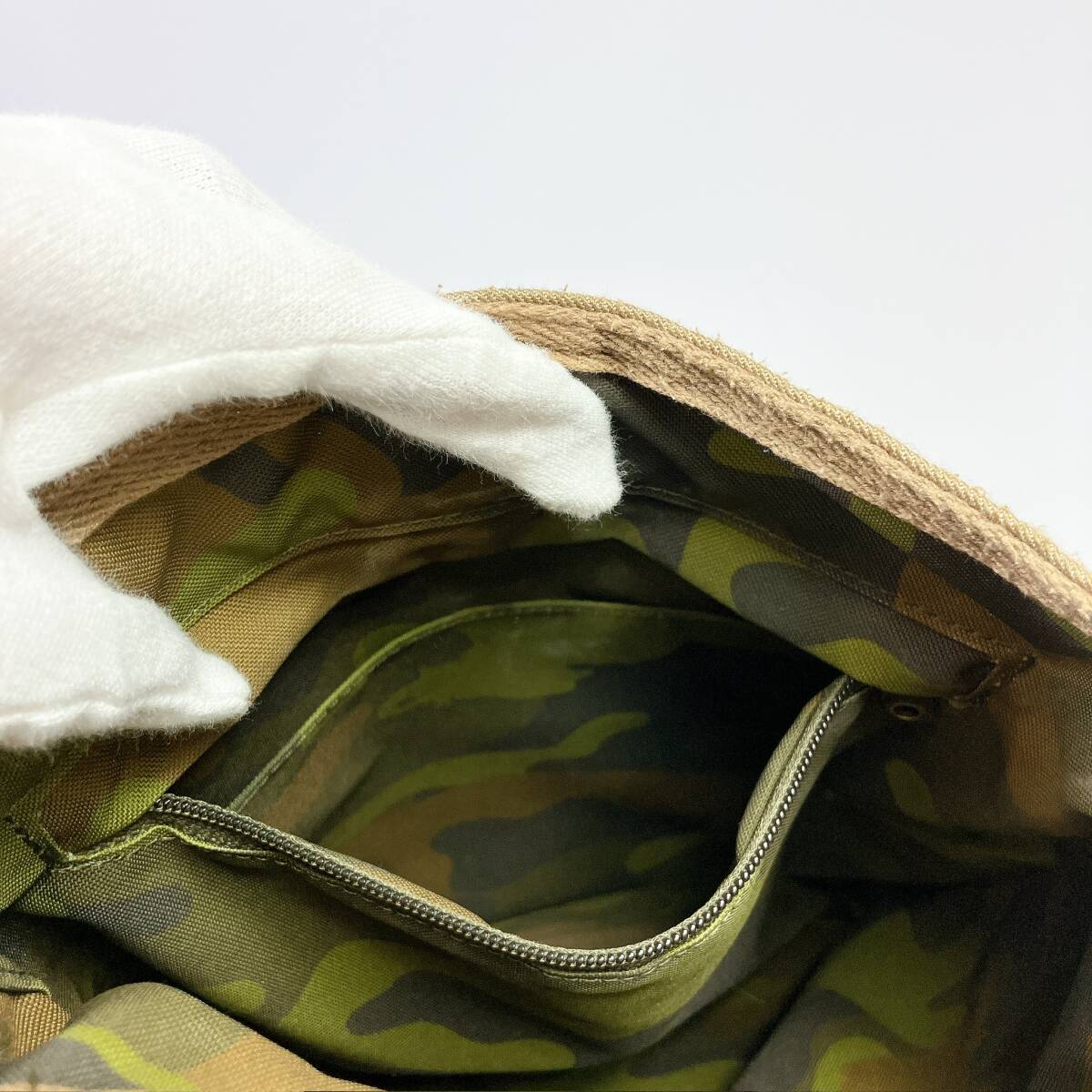 2565◯ HUNTING WORLD ハンティングワールド ショルダーバッグ キャンバス ブラウンカーキ 英字プリント ユニセックス 迷彩柄 カモフラ_画像8