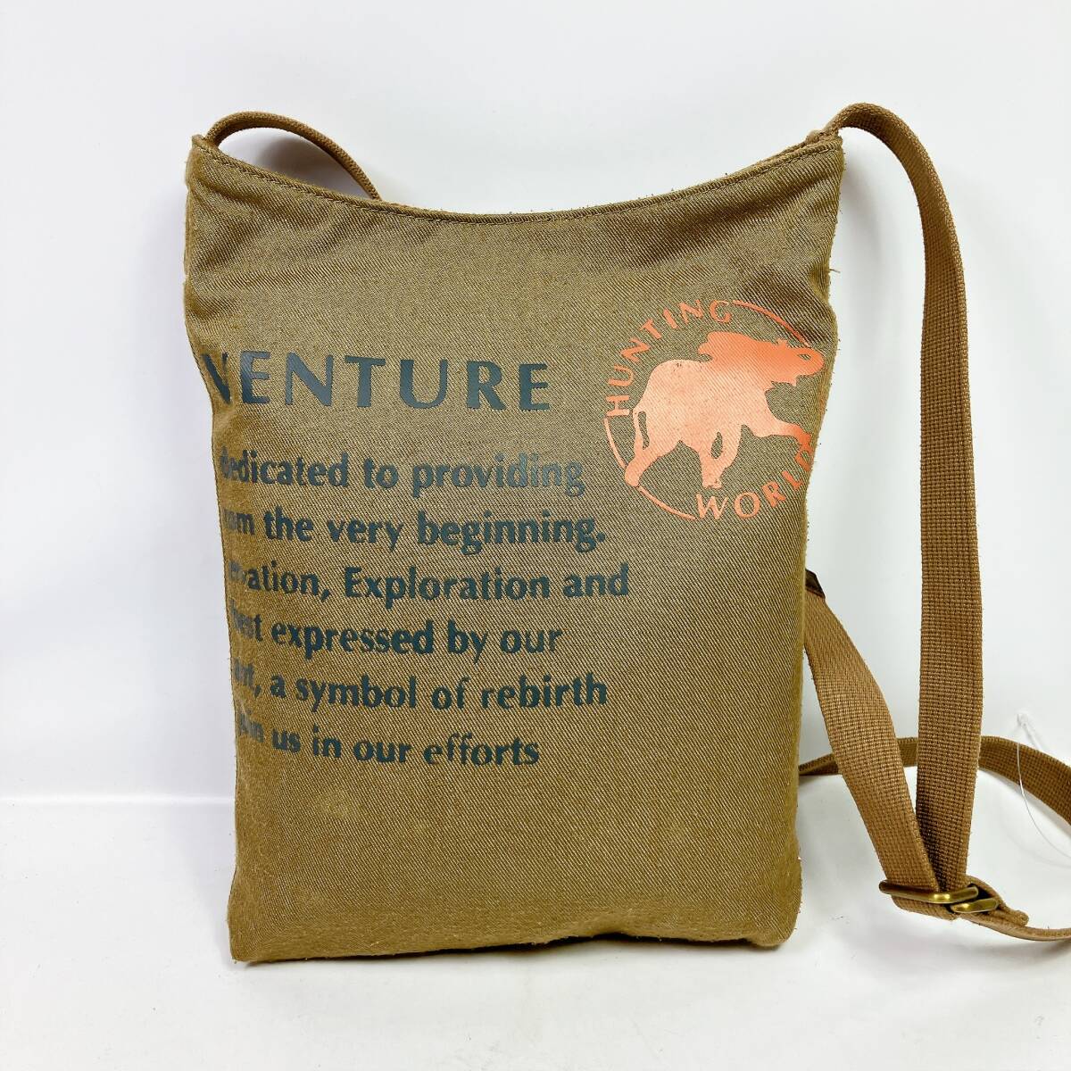 2565◯ HUNTING WORLD ハンティングワールド ショルダーバッグ キャンバス ブラウンカーキ 英字プリント ユニセックス 迷彩柄 カモフラ_画像1