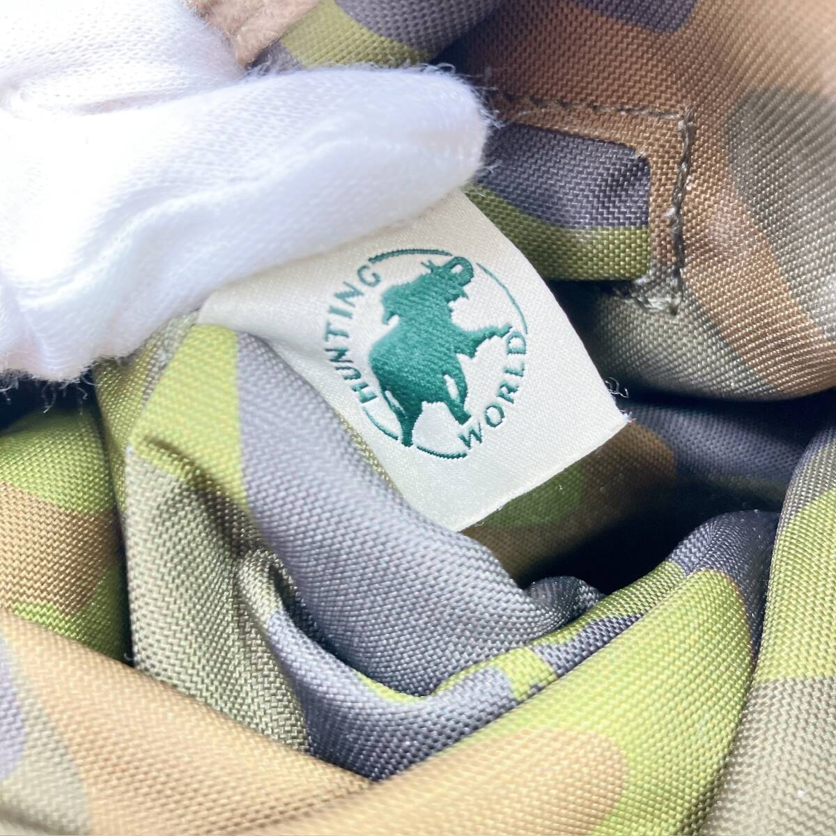 2565◯ HUNTING WORLD ハンティングワールド ショルダーバッグ キャンバス ブラウンカーキ 英字プリント ユニセックス 迷彩柄 カモフラ_画像9