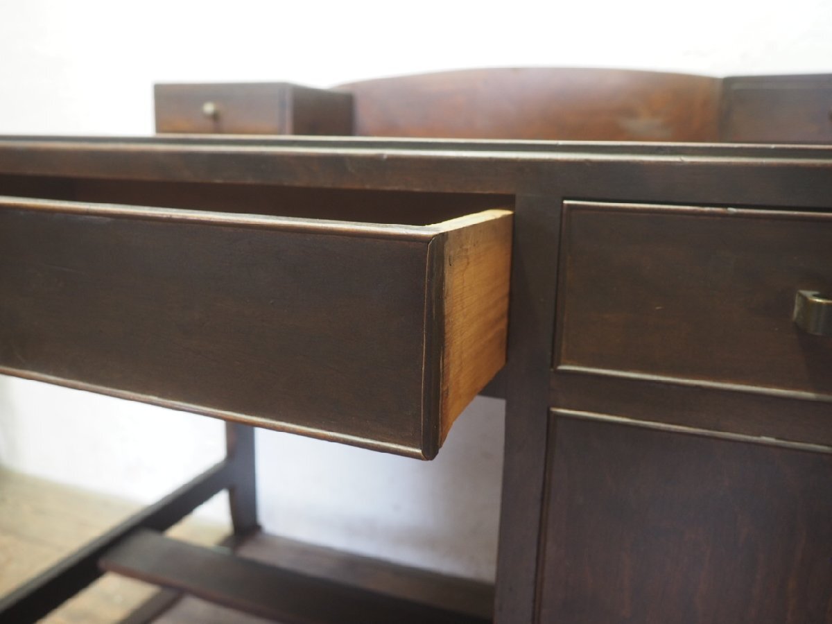 タ荷U0405◆天板W98,5cm×D66cm◆アンティーク◆レトロな洋館の古い木製片袖机◆ナラ材 テーブル デスク 学習机 収納棚 飾り棚R(ヤD)伊_画像5