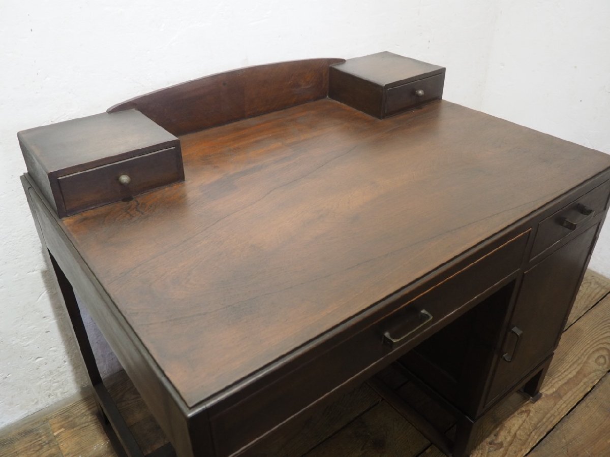 タ荷U0405◆天板W98,5cm×D66cm◆アンティーク◆レトロな洋館の古い木製片袖机◆ナラ材 テーブル デスク 学習机 収納棚 飾り棚R(ヤD)伊_画像2