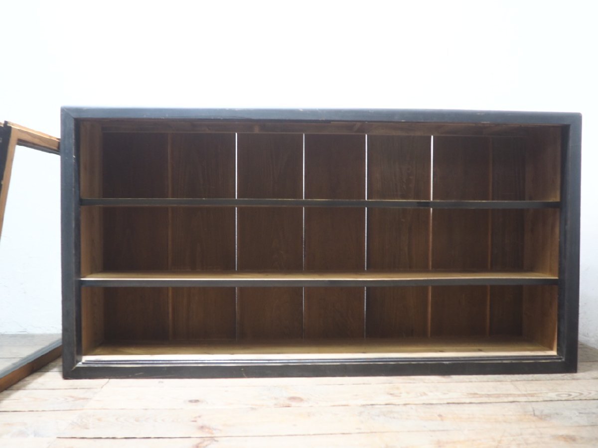 タ荷X1858◆H88cm×W169,5cm◆アンティーク◆ゆらゆらガラスの古い木製飾り棚◆収納棚 食器棚 キャビネット 波ガラスケース レトロQ(ヤD)松_画像4