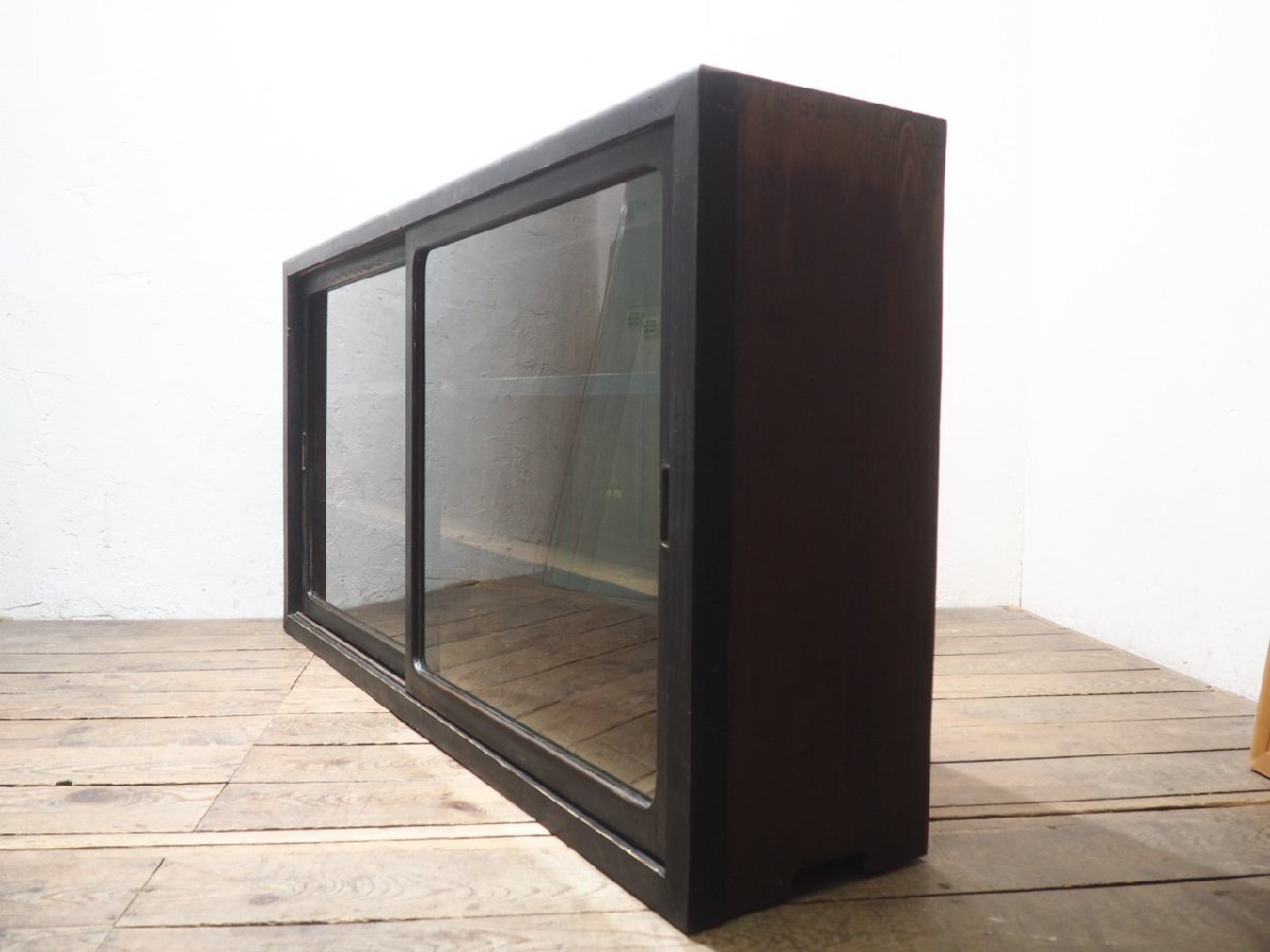 タ荷X1858◆H88cm×W169,5cm◆アンティーク◆ゆらゆらガラスの古い木製飾り棚◆収納棚 食器棚 キャビネット 波ガラスケース レトロQ(ヤD)松_画像9