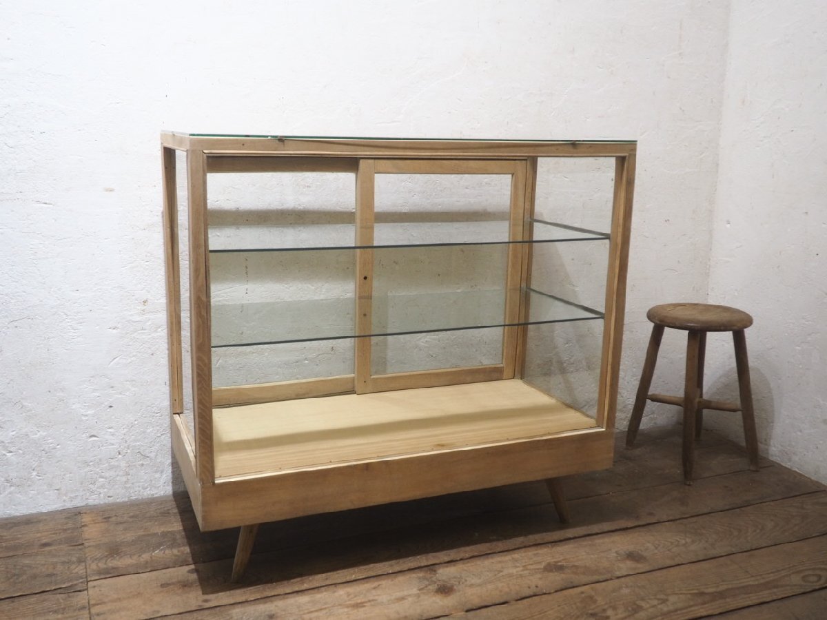 タ荷Y1057◆H88,5cm×W91cm◆ナチュラルな木味の古い木枠ガラスケース◆飾り棚 食器棚 ショーケース アンティーク レトロ 店舗什器O(ヤC)松_画像1