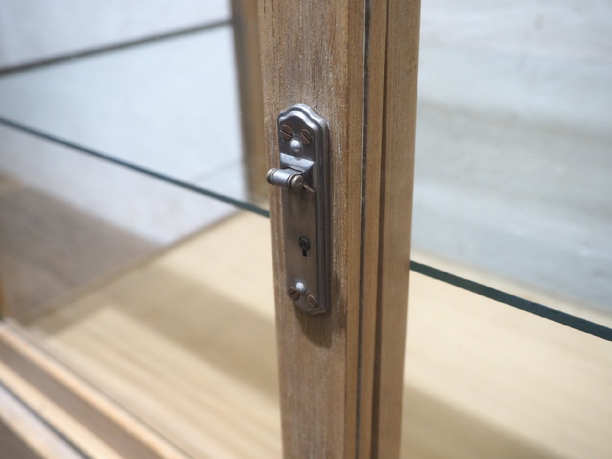 タ荷Y1057◆H88,5cm×W91cm◆ナチュラルな木味の古い木枠ガラスケース◆飾り棚 食器棚 ショーケース アンティーク レトロ 店舗什器O(ヤC)松_画像9