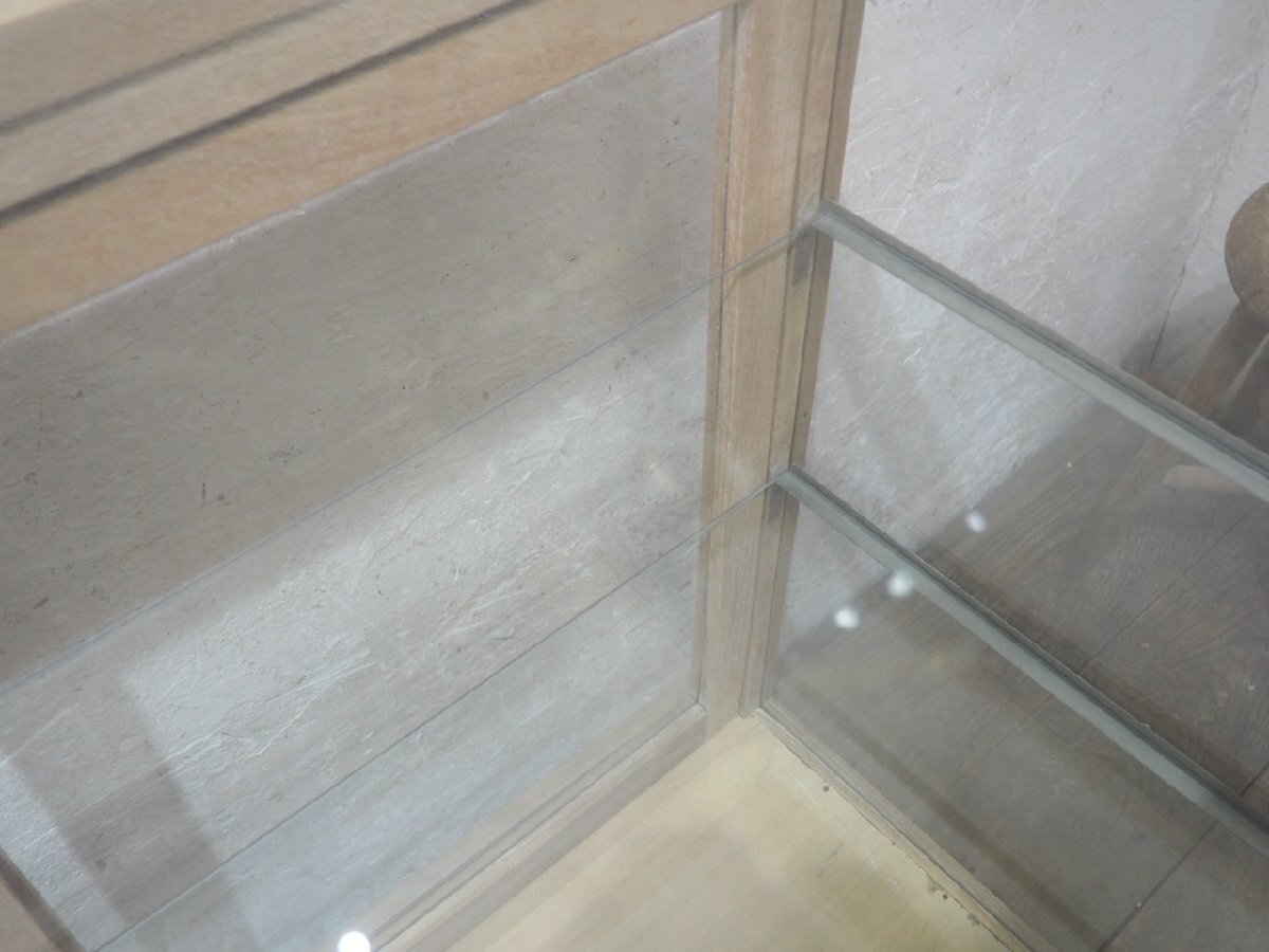 タ荷Y1057◆H88,5cm×W91cm◆ナチュラルな木味の古い木枠ガラスケース◆飾り棚 食器棚 ショーケース アンティーク レトロ 店舗什器O(ヤC)松_画像5