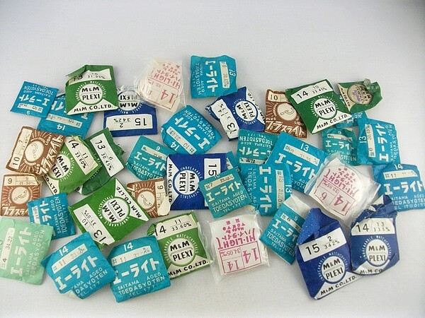 a10k39★時計部品 古い腕時計 風防 色々 プラスチック 未使用_画像1