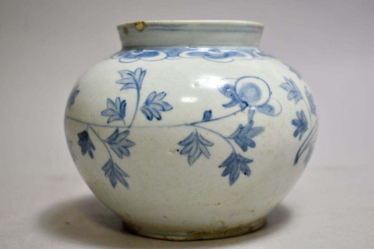 【英】A1282 時代 李朝染付牡丹図壺 中国美術 朝鮮 韓国 高麗 李朝 壷 青花 花入 骨董品 美術品 古美術 時代品 se_画像2