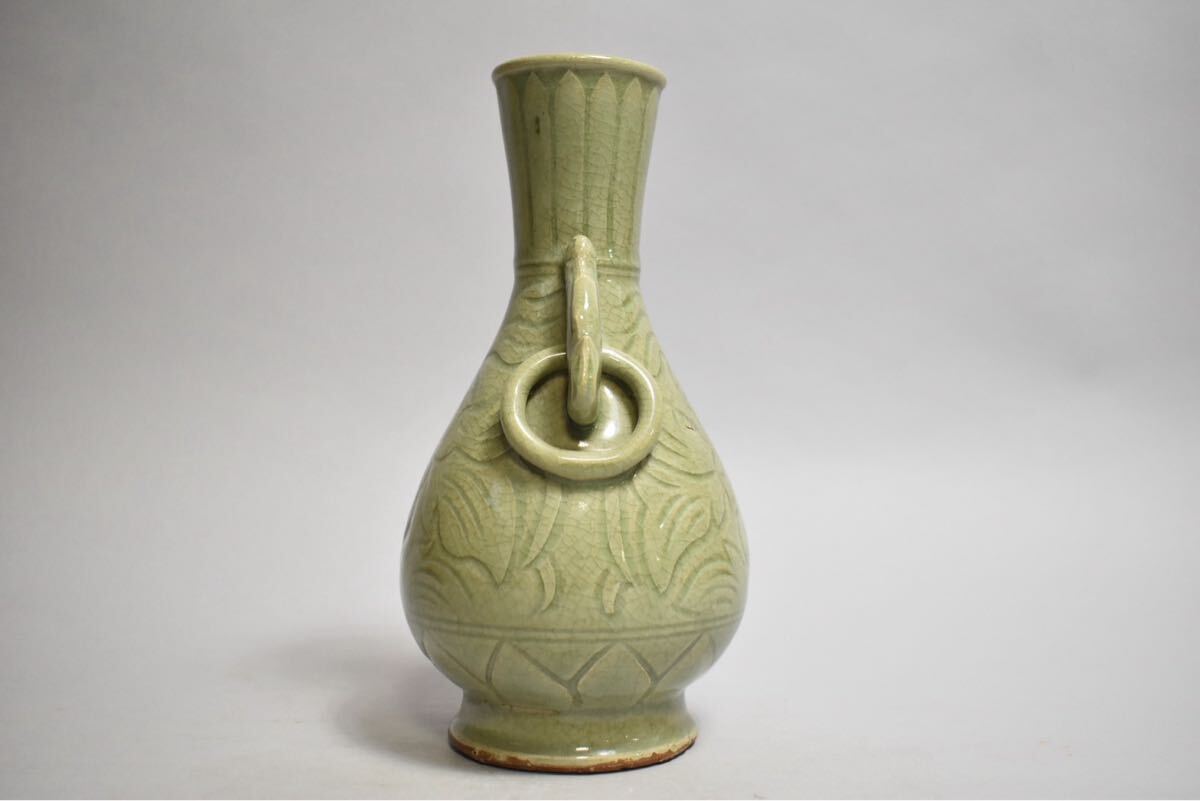 【英】A1236 時代 青磁牡丹文不遊環瓶 中国美術 朝鮮 韓国 花入 青瓷 骨董品 美術品 古美術 時代品 rg_画像2