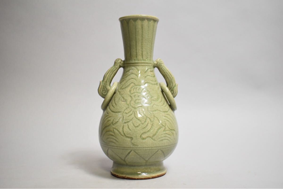 【英】A1236 時代 青磁牡丹文不遊環瓶 中国美術 朝鮮 韓国 花入 青瓷 骨董品 美術品 古美術 時代品 rg_画像3