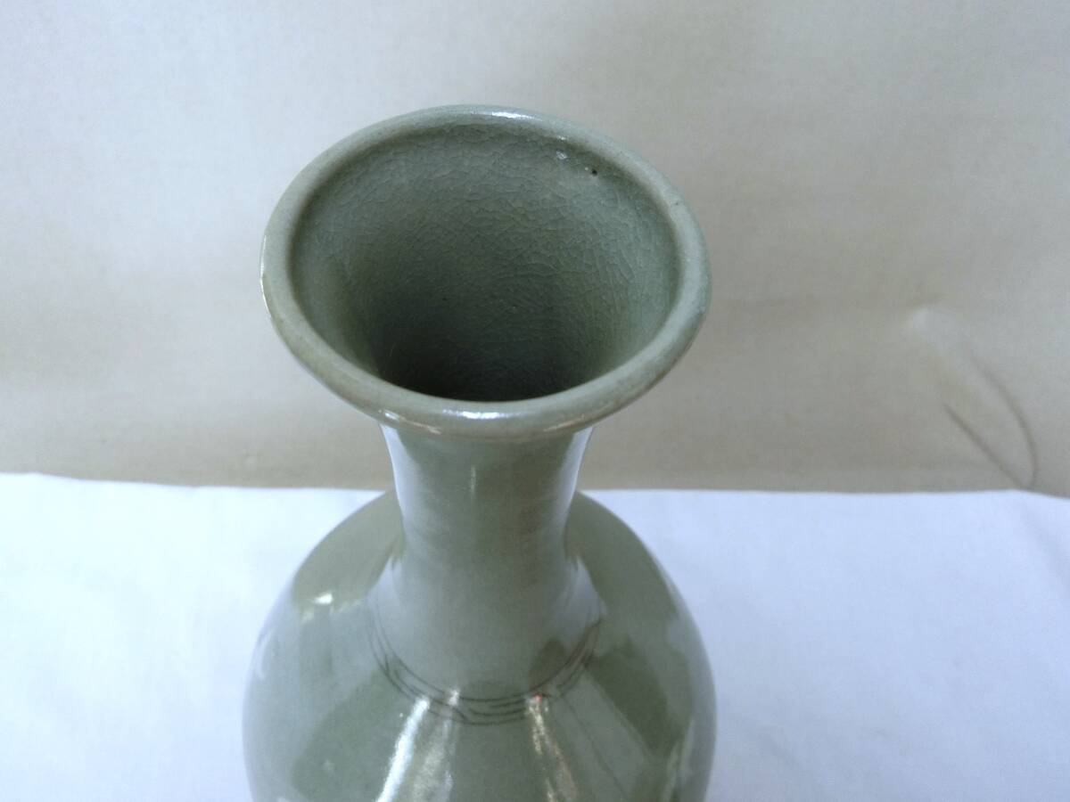 インテリア！【白黒象嵌雲鶴紋　韓国青磁花瓶　在銘　花器・31・鑑賞】★美術工芸　収集 価格で楽しんで_画像4