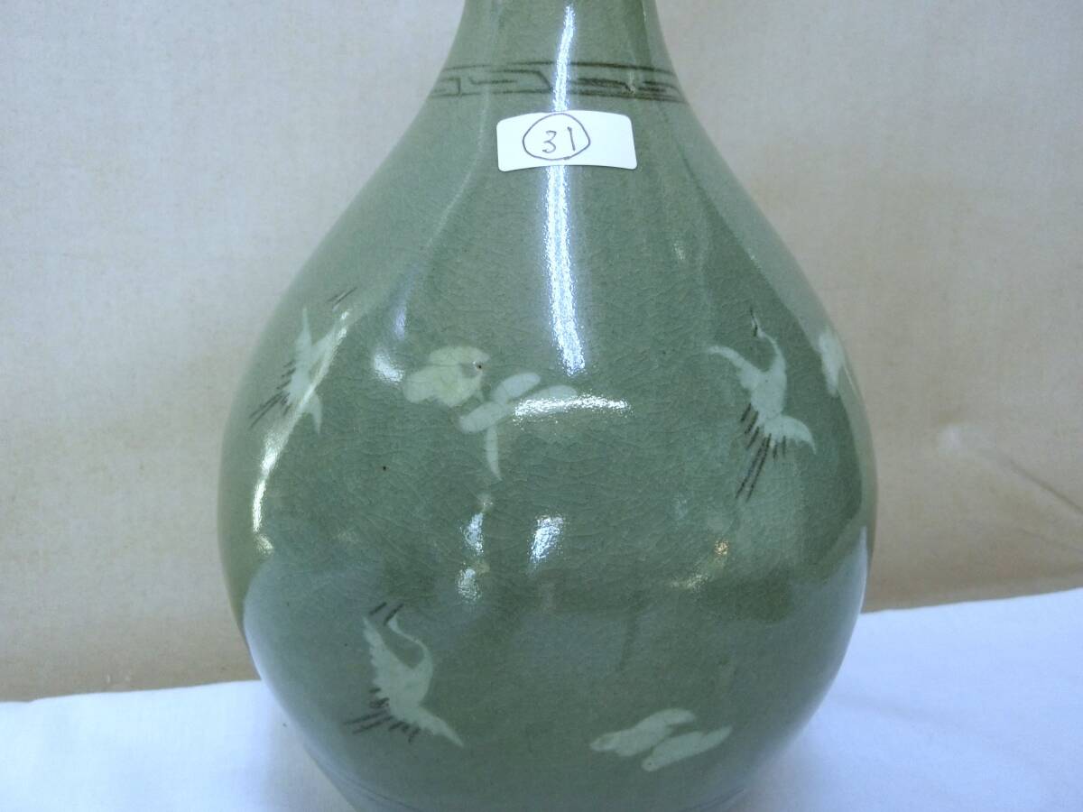 インテリア！【白黒象嵌雲鶴紋　韓国青磁花瓶　在銘　花器・31・鑑賞】★美術工芸　収集 価格で楽しんで_画像2