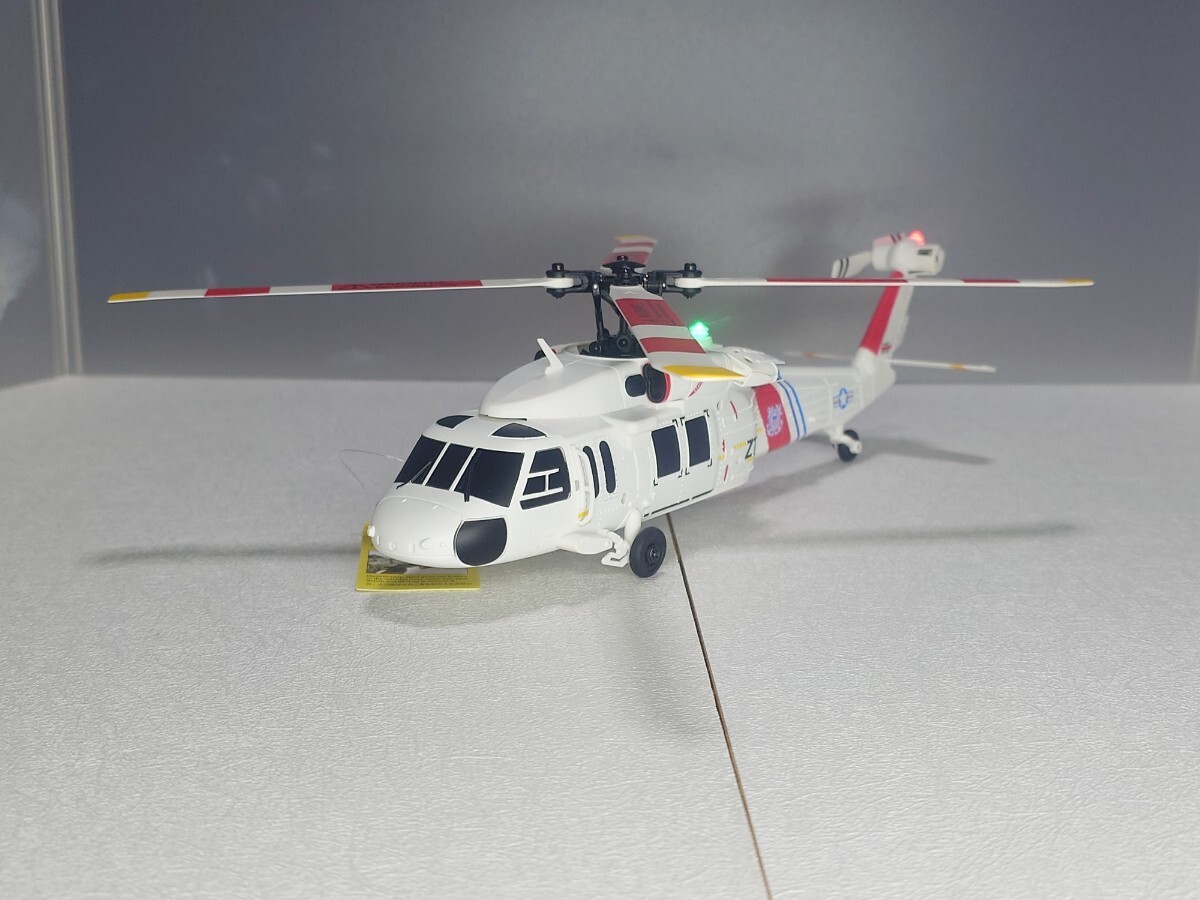 未使用　訳あり　バッテリー2個　　UH-60L K270 ブラックホーク　ラジコンヘリ　RCヘリコプター オプティカルフロー K170 上級機 新製品_画像1