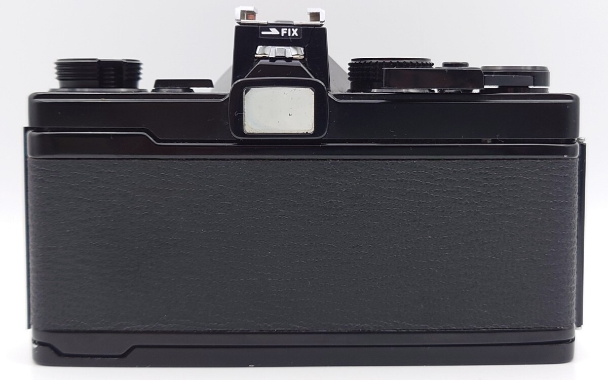 【K1169-3】OLYMPUS OM-1 Black 一眼 レフ フィルムカメラ MF レンズ OM-SYSTEM F.ZUIKO AUTO-S 1:1.8 f=50mm フード ケース付 _画像3