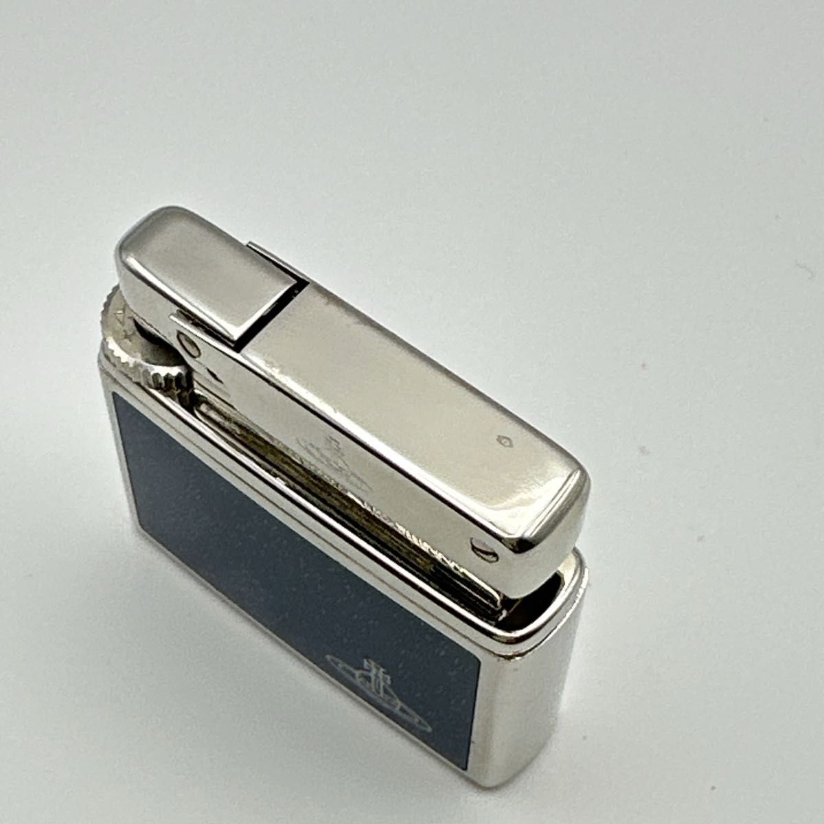 極上の逸品【廃盤 希少 美品】Vivienne Westwood ライター 本体 箱付き　ビィビィアンウェストウッド　ネイビー　ラメ入り　圧倒的存在感_画像4