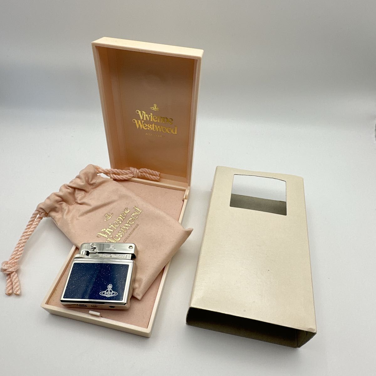 極上の逸品【廃盤 希少 美品】Vivienne Westwood ライター 本体 箱付き　ビィビィアンウェストウッド　ネイビー　ラメ入り　圧倒的存在感_画像9