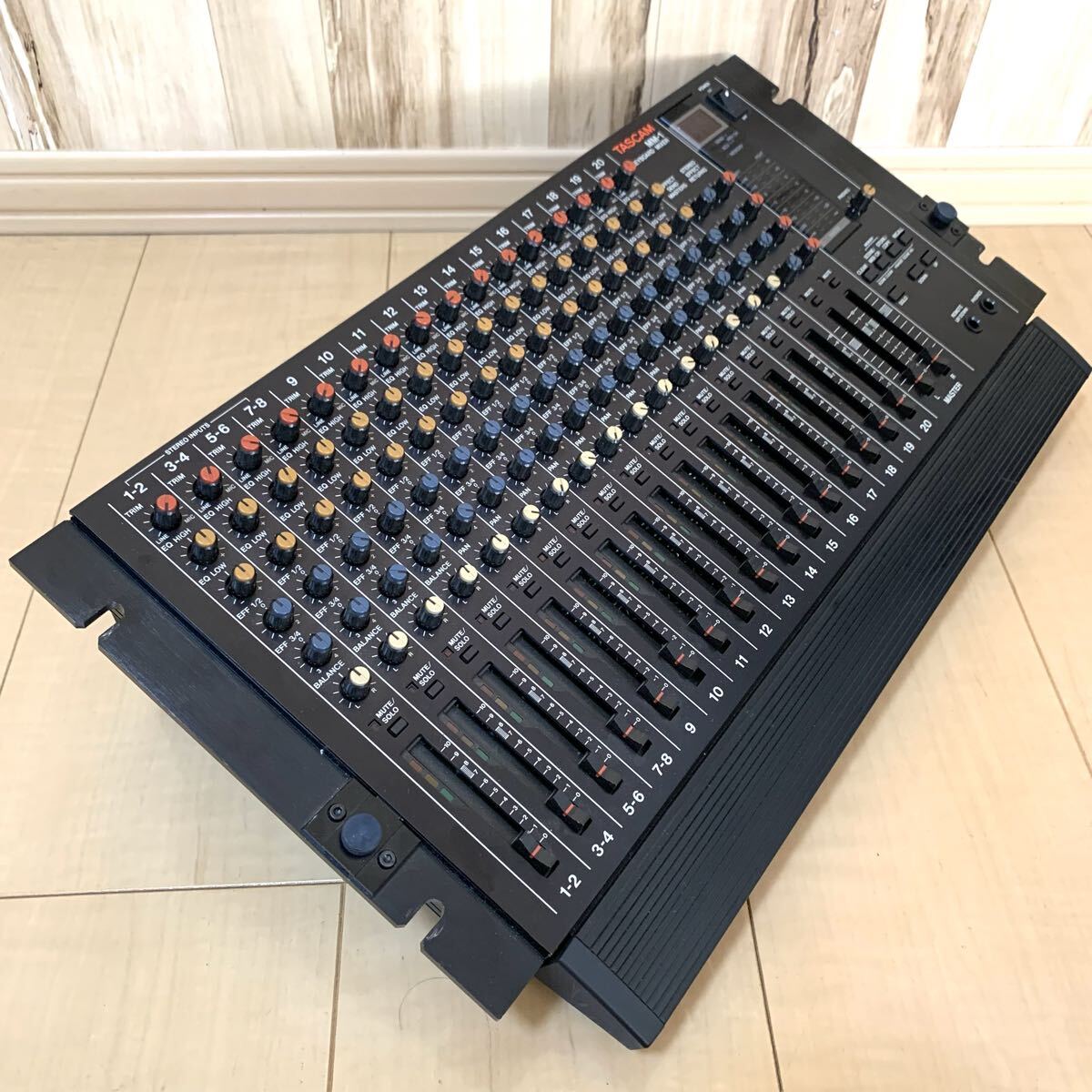 【比較的美品、動作品】TASCAM MM-1 キーボードミキサー アナログミキサー 20チャンネル アダプター付き/タスカム_画像6