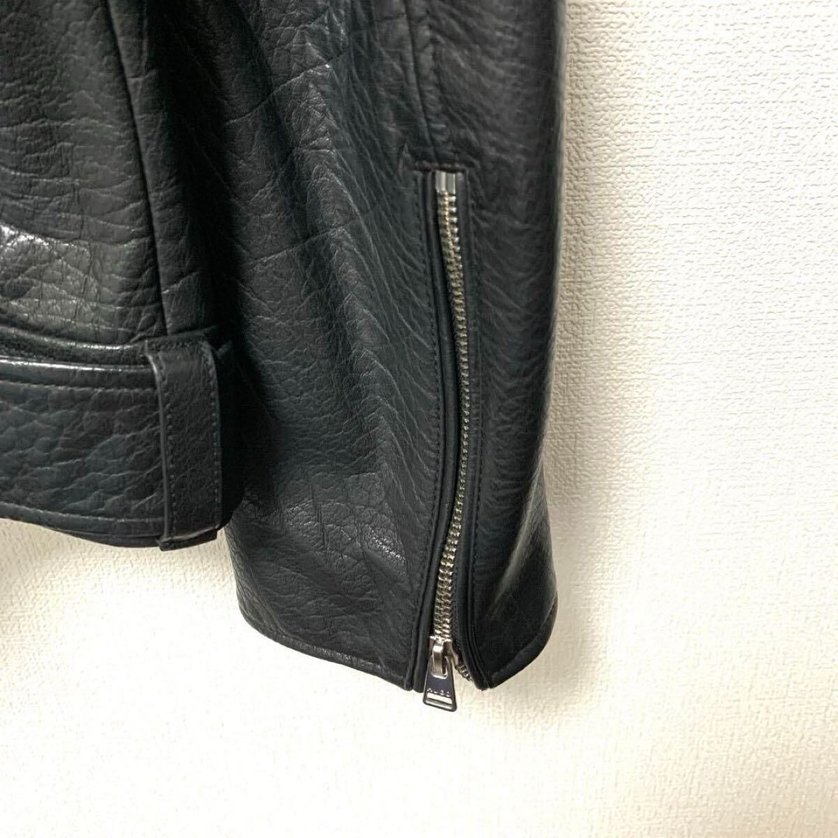 【未使用現行】 HUGO BOSS ヒューゴボス ライダースジャケット 裏地赤 レザー Lサイズ 本革 レザー ブラック 黒 メンズ ブランド_画像6