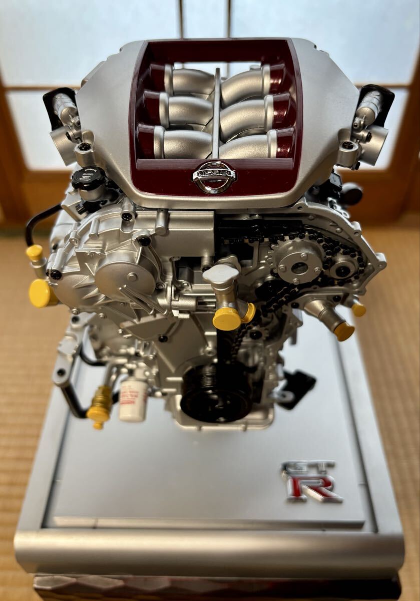 【美品】イーグルモス ”週刊『NISSAN R35 GT-R VR38DETT』”エンジン アクリルケース・エンジン音再生台座付 2013年刊行_画像5