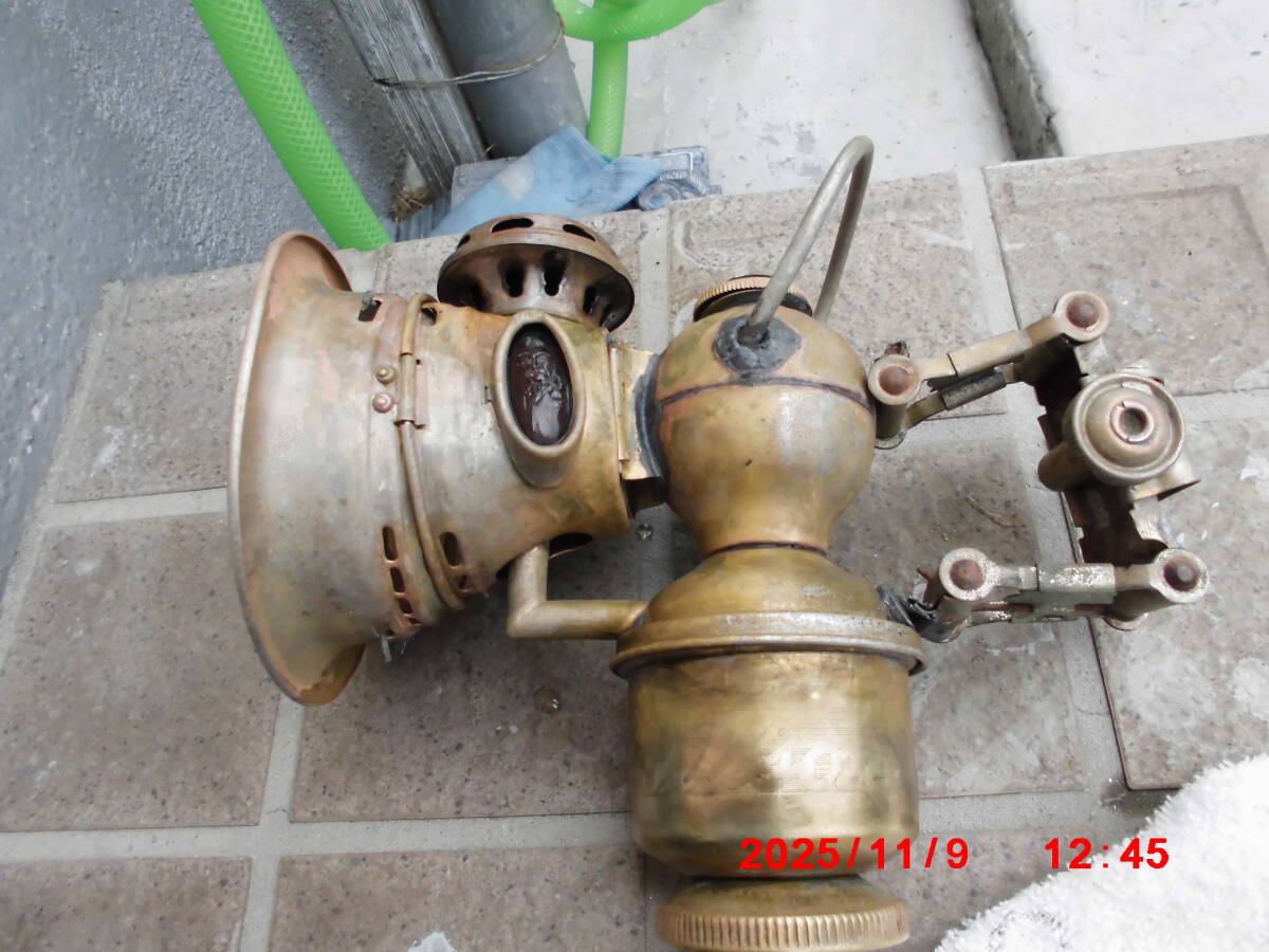 雨風防護カーバイトランプ大正時代(自転車等汎用型) メーカーTHE(欧米製?) 点灯する貴重品珍品_画像4