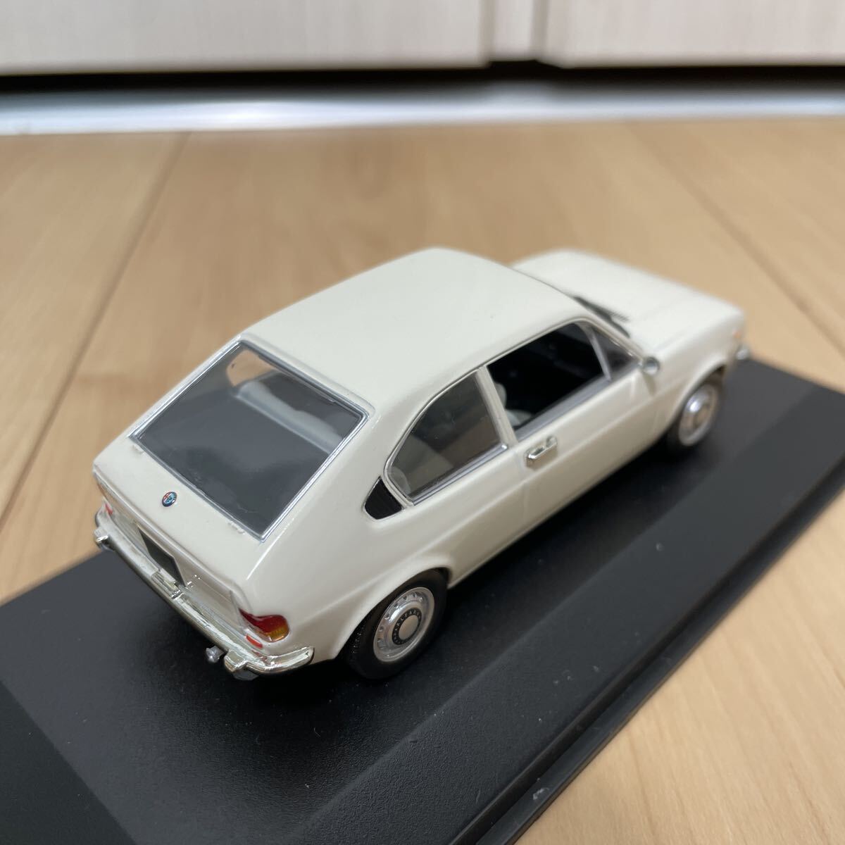 Minichamps Alpha Romeo Alpha sdo1/43 белый
