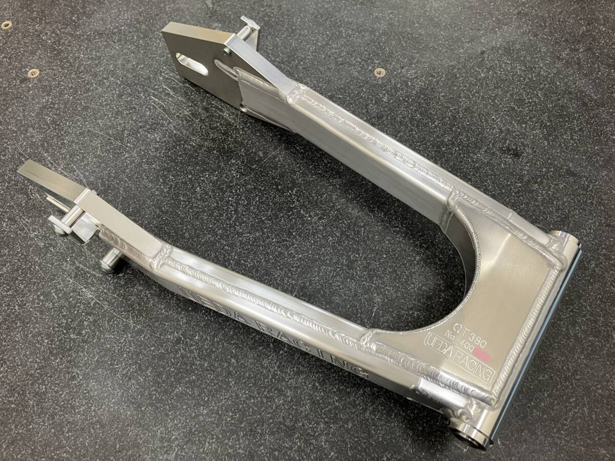 ウエダレーシング　GT380　アルミスイングアーム　モナカ　マーク有　MR　 _画像1