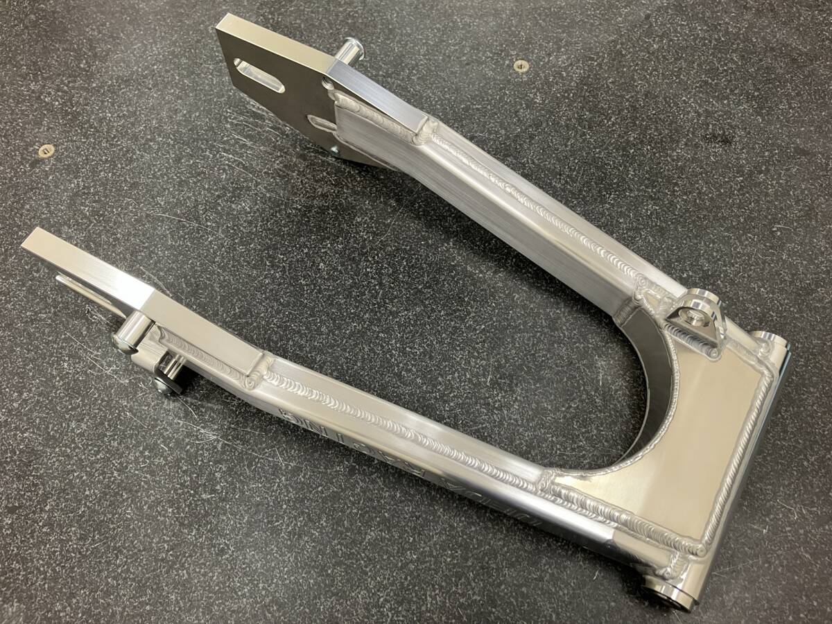 ウエダレーシング　GT380　アルミスイングアーム　モナカ　マーク有　MR　 _画像5